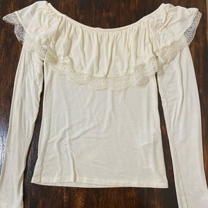 White casual top with sleeves
